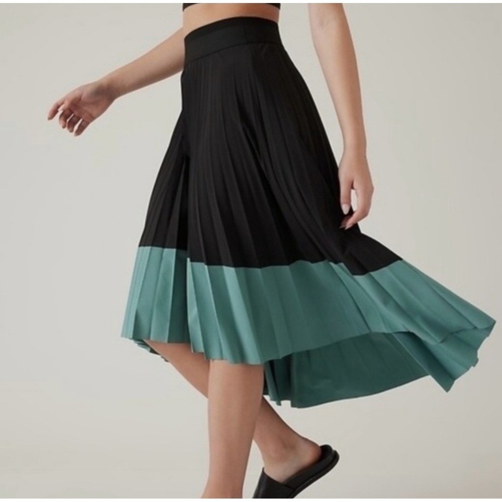 Athleta Swing Forward Pleated High Low Skirt Black Teal Green Colorblock Midi M